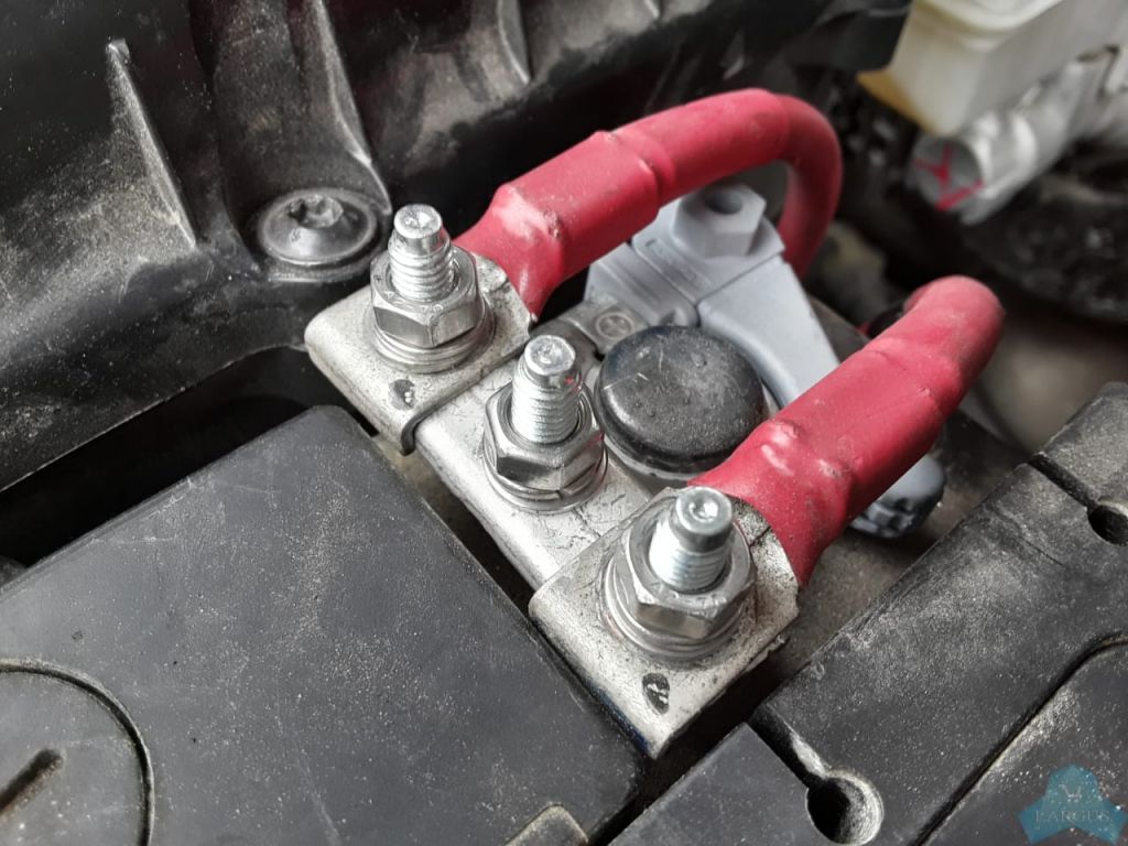 Почему нагревается плюсовая клемма АКБ: причины  и способы устранения